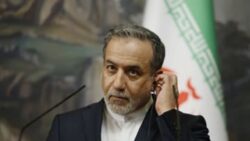 وزير الخارجية الإيراني متفائل بإمكانية التوصل لاتفاق مع أمريكا قريباً