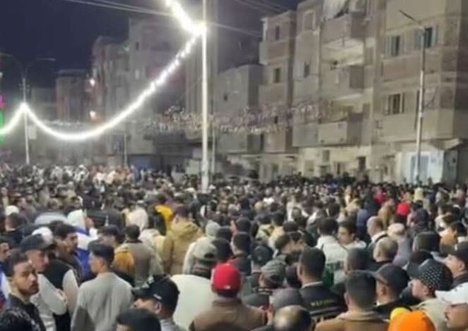 الدقهلية الآلاف يودعون ضحايا لقمة العيش في حادث محور 30 يونيو