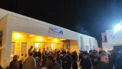 مراسم عزاء سيف الإسلام القذافي بحضور جماهيري وإجراءات أمنية مشددة