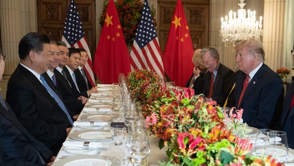 أمريكا تعد صفقة أسلحة  لتيوان  بـ 20 مليار دولار والصين تهدد