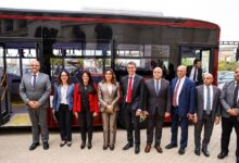 وزيرتا التنمية والتخطيط تشهدان التشغيل التجريبي لأحد الأتوبيسات الكهربائية ضمن مشروع توريد 100 أتوبيس .