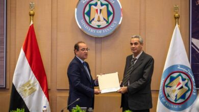 وزير المالية ومركز المعلومات يكرمان صاحب المبادرة المجتمعية الأعلى تقييما.