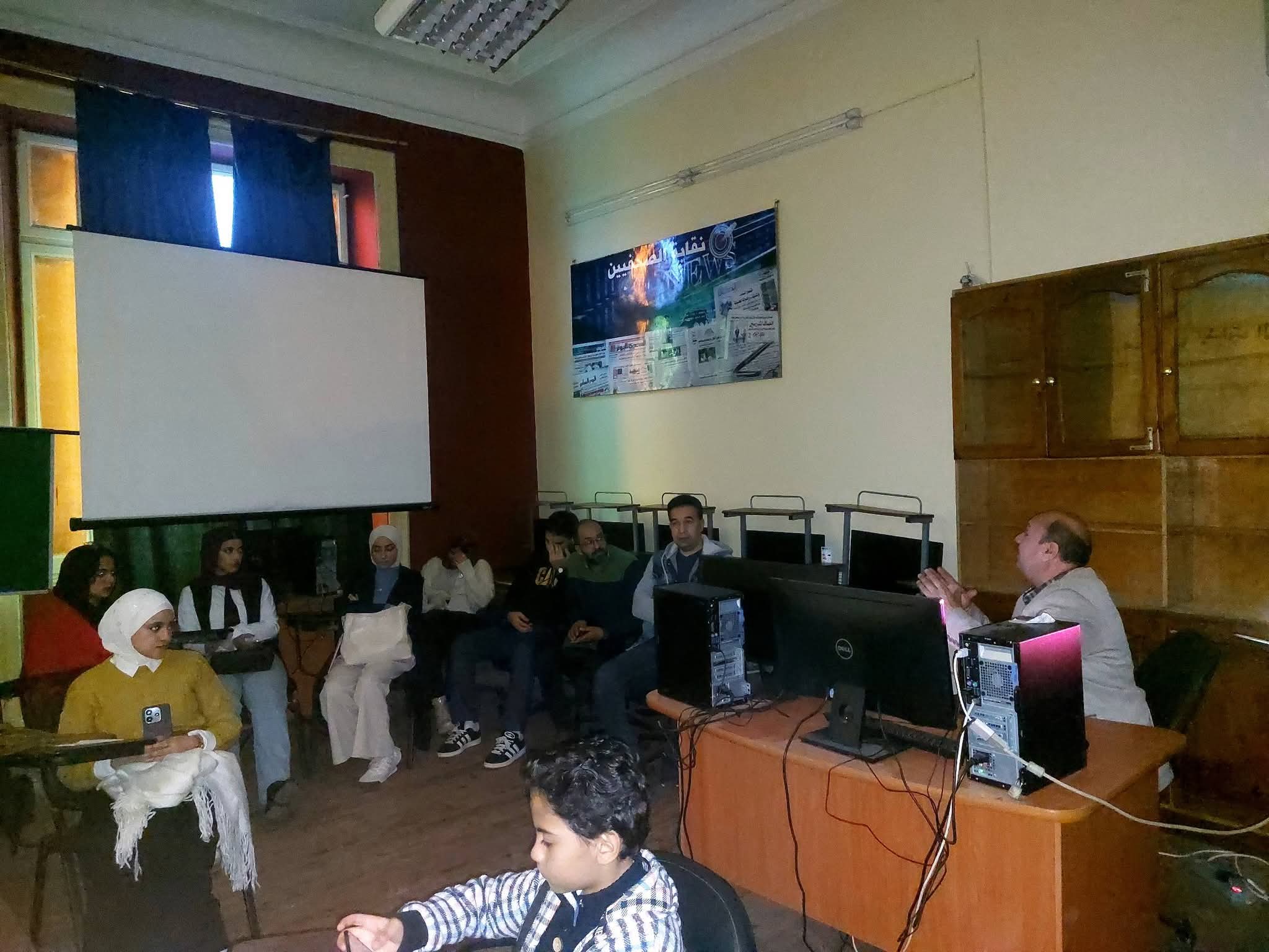 نقابة الصحفيين بالإسكندرية تناقش دور العلاقات العامة والصحافة في عصر الذكاء الاصطناعي