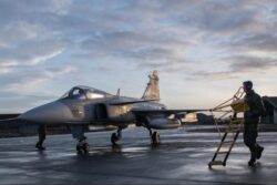 مقاتلات سويدية تدخل عملياً منظومة الدفاع الجوي للناتو 