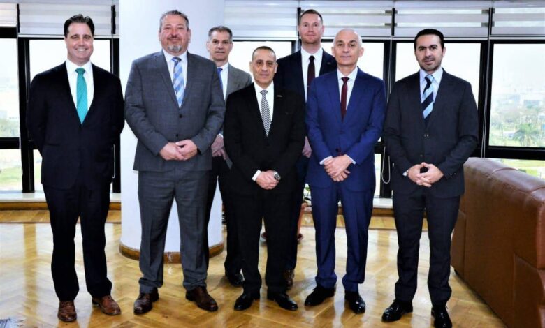 وزير الطيران المدني يلتقي وفد إدارة الطيران الفيدرالي الأمريكية (FAA)