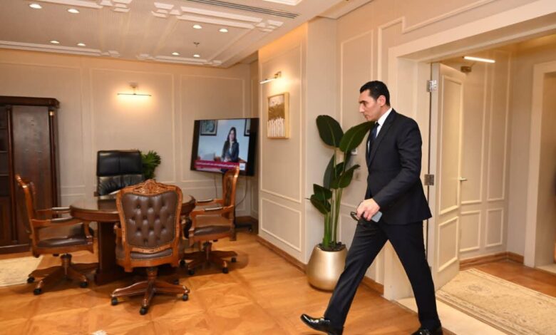 جوهر نبيل يصل مقر الوزارة لمباشرة مهام عمله