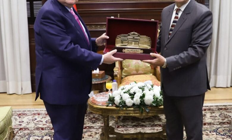 رئيس مجلس الدولة يهنئ رئيس مجلس الشيوخ الجديد