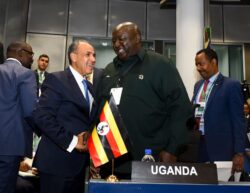 وزير الخارجية يلتقي وزير الدولة للشئون الخارجية الأوغندي لتعزيز التعاون الثنائي والتنسيق الإقليمي. 