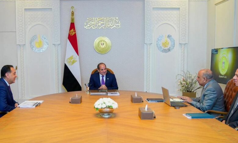 إجتمع الرئيس السيسي اليوم مع الدكتور مصطفى مدبولي والمهندس محمود عصمت وزير الكهرباء.