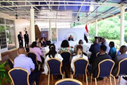 وزير الخارجية يلتقي غرفة التجارة والصناعة الكينية لتعزيز الشراكة الاقتصادية بين البلدين .