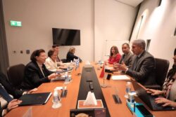 وزير السياحة والآثار يستقبل وزيرة ثقافة اليونان خلال زيارتها الرسمية الحالية إلى مصر.