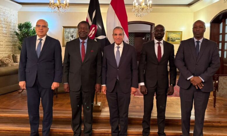 وزير الخارجية يجتمع مع عدد من الوزراء الكينيين لتعزيز الشراكة الاقتصادية والتعاون.