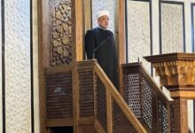 مفتي الديار المصرية يؤدي أول جمعة رمضان في الأردن