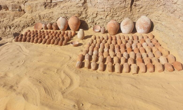 الكشف عن مجموعة من المقابر الصخرية بقبة الهواء بأسوان.