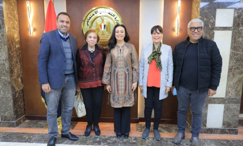 استقبلت الدكتورة مايا مرسي وزيرة التضامن الاجتماعي، وفد مهرجان أسوان الدولي لأفلام المرأة،