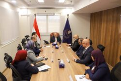 رئيس هيئة الدواء المصرية يعقد اجتماعاً مع شركة صاني فارماسيوتيكال لتعزيز التصدير الدوائي.