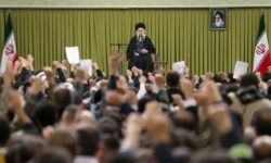 إيران:كل الخيارات المطروحة خطيرة وليست في مصلحة الشعب الإيراني