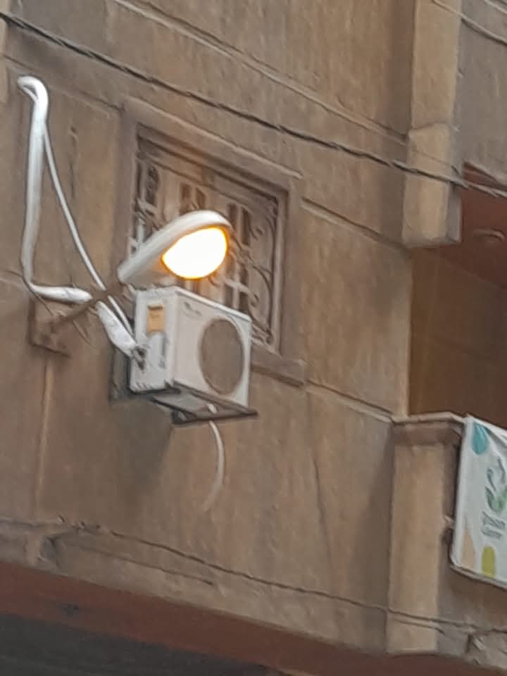 إستمرار الجهود المبذولة للإرتقاء بمستوي مرفق الإضاءة العامة بنطاق المنتزه أول، والاستجابة الفورية للشكاوي الواردة