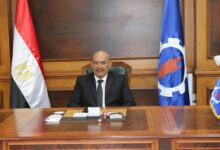 القيادات التنفيذية تستقبل محافظ السويس في أول يوم عمل بديوان عام المحافظة 