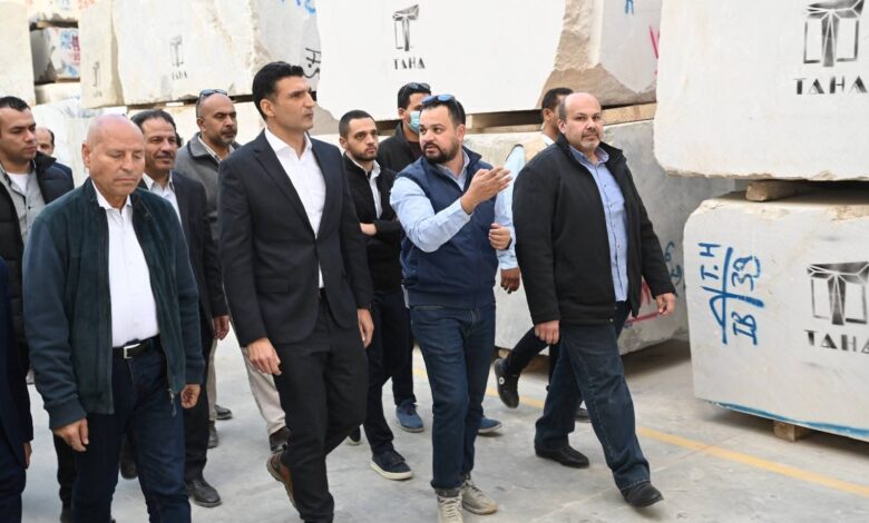 وزير الصناعة:يتفقد 5 مصانع رخام وجرانيت بشق الثعبان الصناعية 