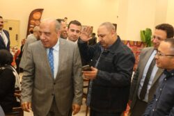 وزير الكهرباء يشارك العاملين إفطار رمضان ويؤكد: العنصر البشري ركيزة التطوير