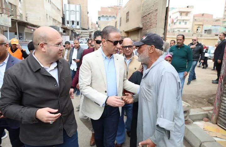 محافظ الجيزة يتابع انتظام العمل بالمركز التكنولوجي بالبدرشين.
