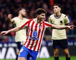 إعصار "الميتروبوليتانو" يضرب الكتلان .. برباعية مهينة أتلتيكو مدريد يلقن برشلونة درساً قاسيًا