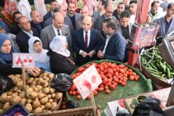  محافظ الغربية يتفقد معرض «أهلاً رمضان» بحي أول المحلة 