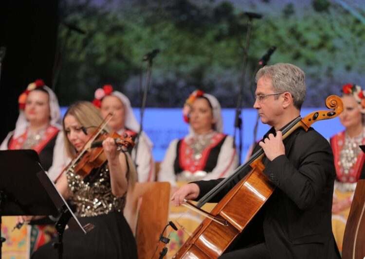 الأصوات البلغارية بمكتبة الإسكندرية احتفالاً بمئوية العلاقات الدبلوماسية بين مصر وبلغاريا