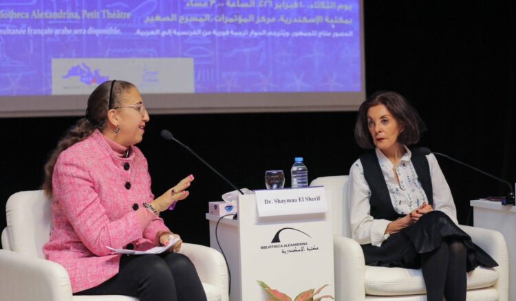 الكاتبة الفرنسية كلودين لو تورنور تطلق كتابها الذكاء الأول في العالم بمكتبة الإسكندرية