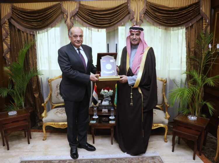 الهيئة العامة لميناء الأسكندرية تستقبل رئيس الهيئة العامة للموانئ السعودية 