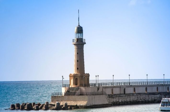 مركز الدراسات السكندري:عثر علي أكثر من خمسة آلاف كتلة حجريه