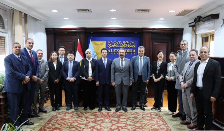 جامعة الإسكندرية تستقبل وفدًا طبيًا من الخبراء الصينيين لتعزيز التعاون في جراحات الكبد