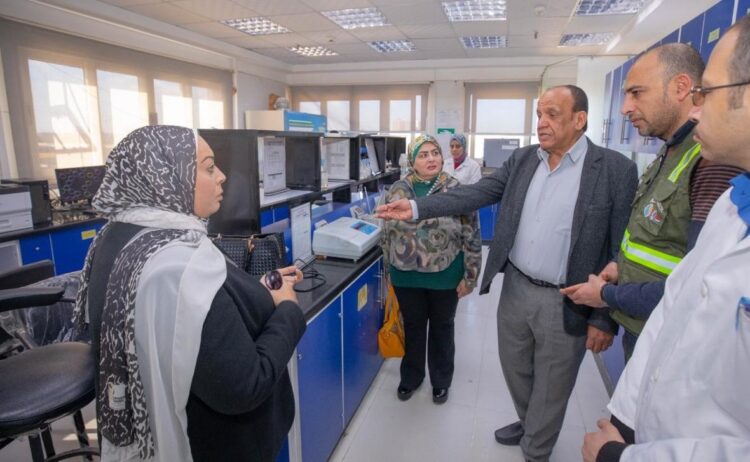 رئيس مياه الإسكندرية في جولة ميدانية لمحطات المياه والروافع ومراكز خدمة العملاء