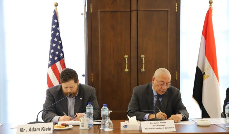 غرفة الإسكندرية تستضيف المستشار الزراعي بالسفارة الأمريكية لبحث سبل التعاون  (3)