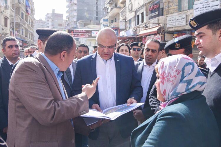 محافظ الإسكندرية جولة تفقدية لمتابعة سيولة الحركة المرورية بنطاق شرق