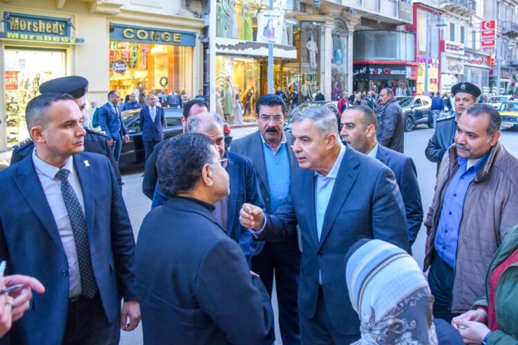 محافظ الإسكندرية يتفقد شارع سعد زغلول بمحطة الرمل بحي وسط لتعزيز الانضباط