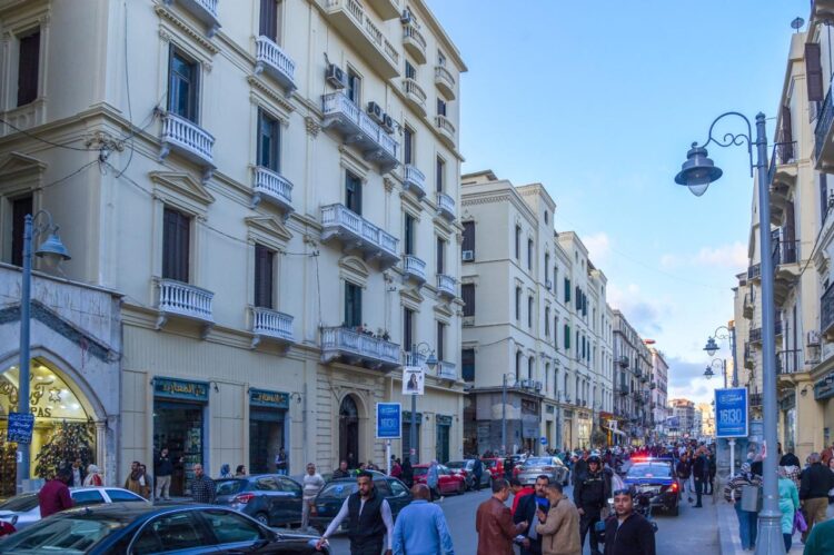 محافظ الإسكندرية يتفقد شارع سعد زغلول بمحطة الرمل بحي وسط لتعزيز الانضباط