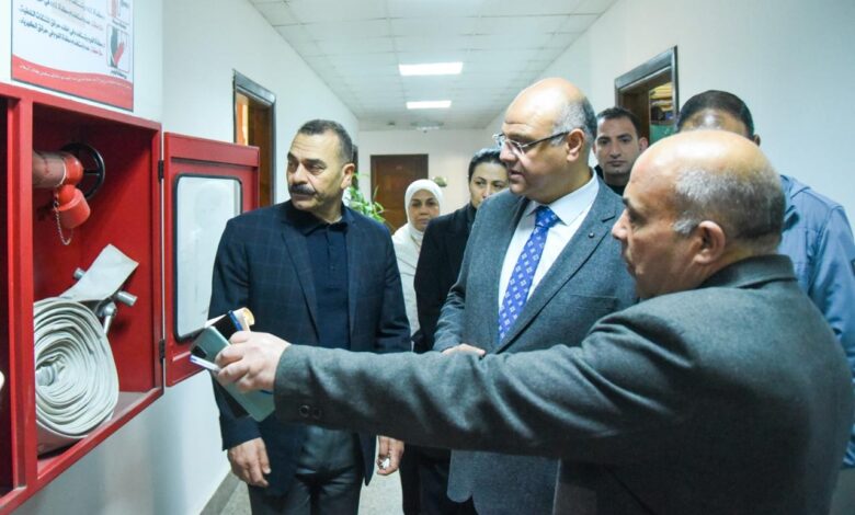  محافظ الإسكندرية يتفقد مركز خدمات مصر لمتابعة مستوى الخدمات المقدمة 