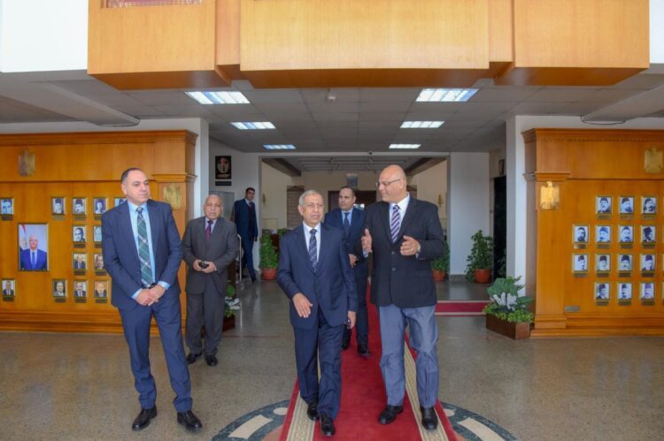 محافظ الإسكندرية يستقبل رئيس الأكاديمية العربية للعلوم والتكنولوجيا والنقل البحري 