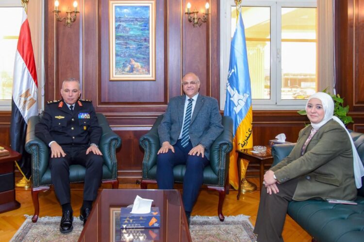 محافظ الإسكندرية يستقبل قائد القوات البحرية بديوان عام المحافظة