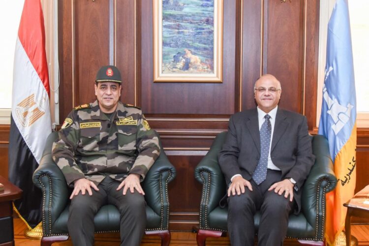 محافظ الإسكندرية يستقبل قائد المنطقة الشمالية العسكرية للتهنئة بتولي مهام منصبه