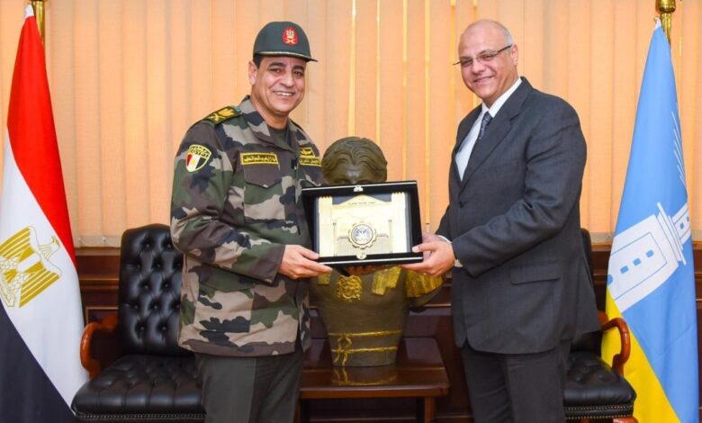 محافظ الإسكندرية يستقبل قائد المنطقة الشمالية العسكرية للتهنئة بتولي مهام منصبه