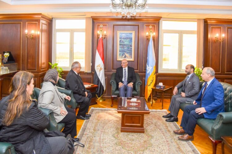 محافظ الإسكندرية يستقبل مدير مكتبة الإسكندرية لتهنئته بتوليه منصبه محافظا للإسكندرية