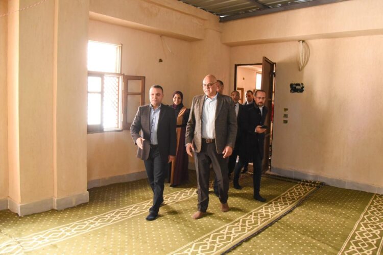 محافظ الإسكندرية يفتتح مسجد الحاجة زينب نوار بحي شرق بعد تطويره 