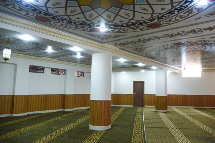 محافظ الإسكندرية يفتتح مسجد الحاجة زينب نوار بحي شرق بعد تطويره 