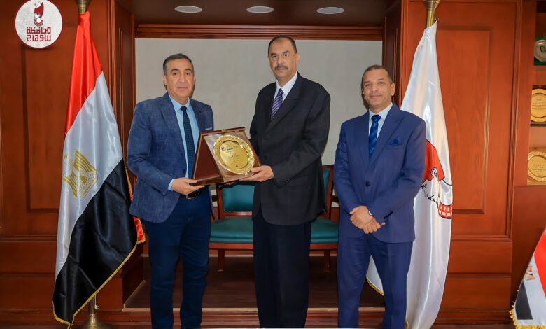 محافظ سوهاج يستقبل رئيس الهيئة العامة للخدمات البيطرية لمتابعة جاهزية مركز التلقيح الصناعي بطهطا للافتتاح بعد انتهاء أعمال التطوير