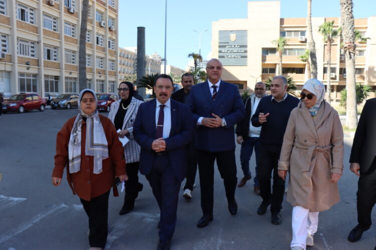 محافظة الإسكندرية وجامعة الإسكندرية تبحثان حلاً لأزمة انتظار مرافقي مرضى الشاطبي