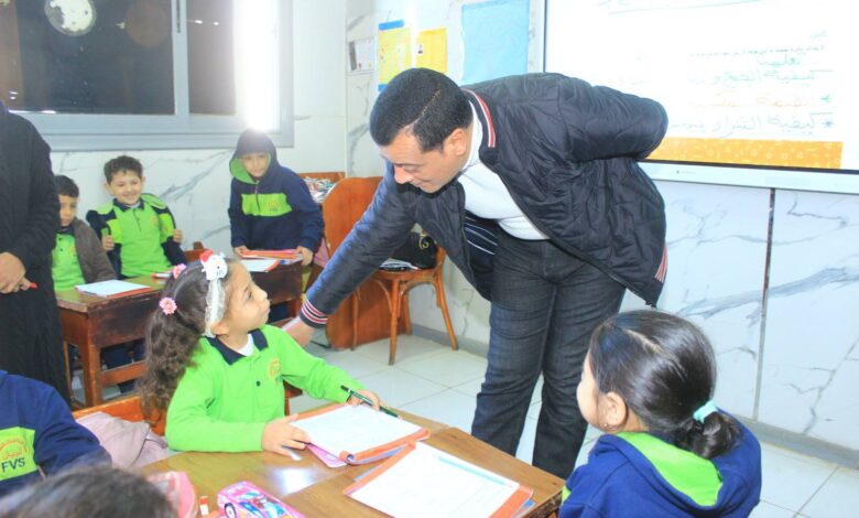 مدير تعليم سوهاج يتابع انتظام الدراسة بمدارس إدارة المنشاة التعليميه