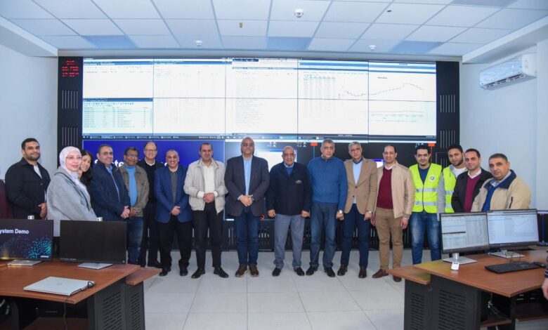 وزير الكهرباء والطاقة المتجددة ومحافظ الإسكندرية يتفقدان محطة محولات برج العرب